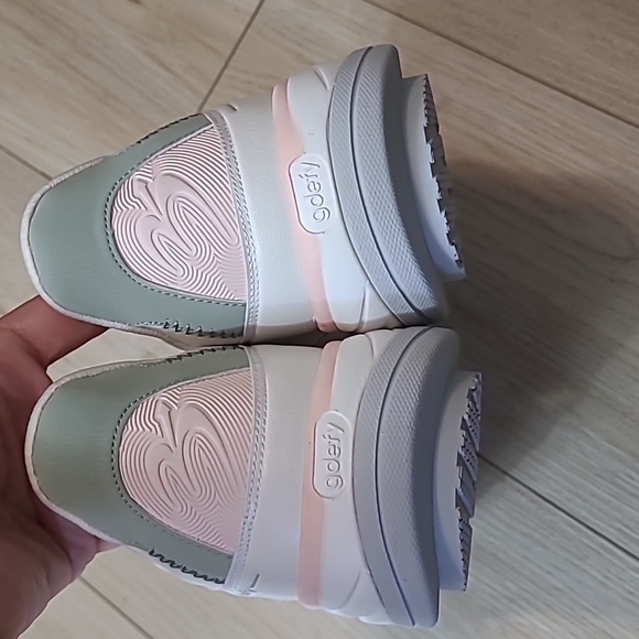 Gdefy Women's White and Pink Athletic Shoes Size 8.5 - Picture 7 of 12